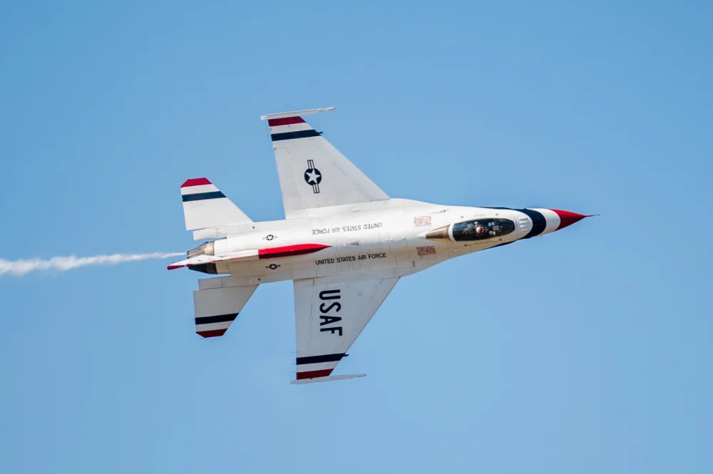 Thunderbird F-16